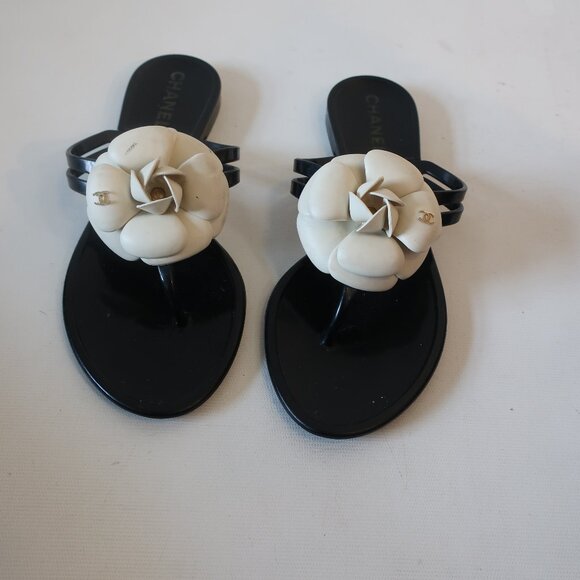 CHANEL | Shoes | Chanel Ivory Black Interlocked Cc Camelia Thong Rubber ...